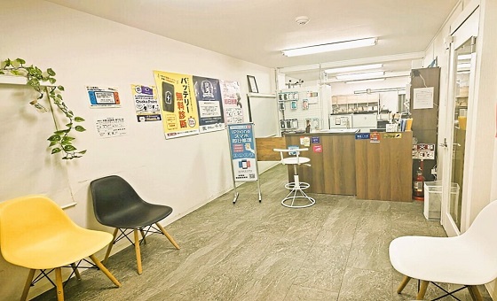 スマスピ買取 大阪京橋店です。スマスピ買取 京橋店と併設しております。